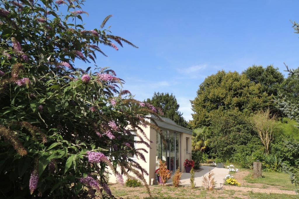 La Roulotte Du Domaine De Meigné Exterior photo