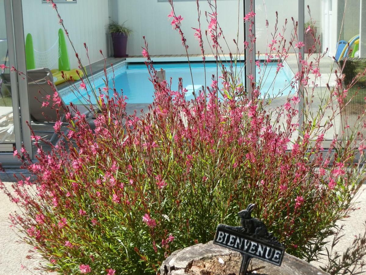 La Roulotte Du Domaine De Meigné Exterior photo